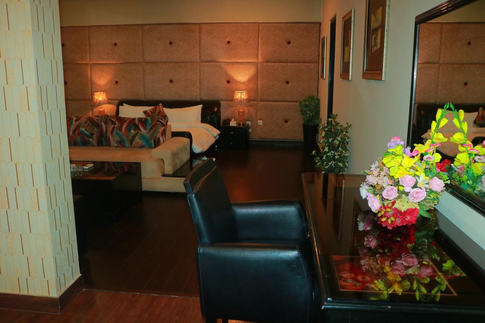 Safari Club 1 Otel Rawalpindi Dış mekan fotoğraf